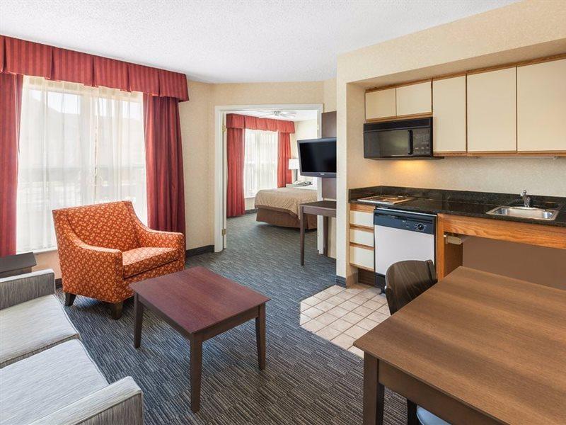 Affordable Suites Of America Detroit-วอร์เรน ภายนอก รูปภาพ