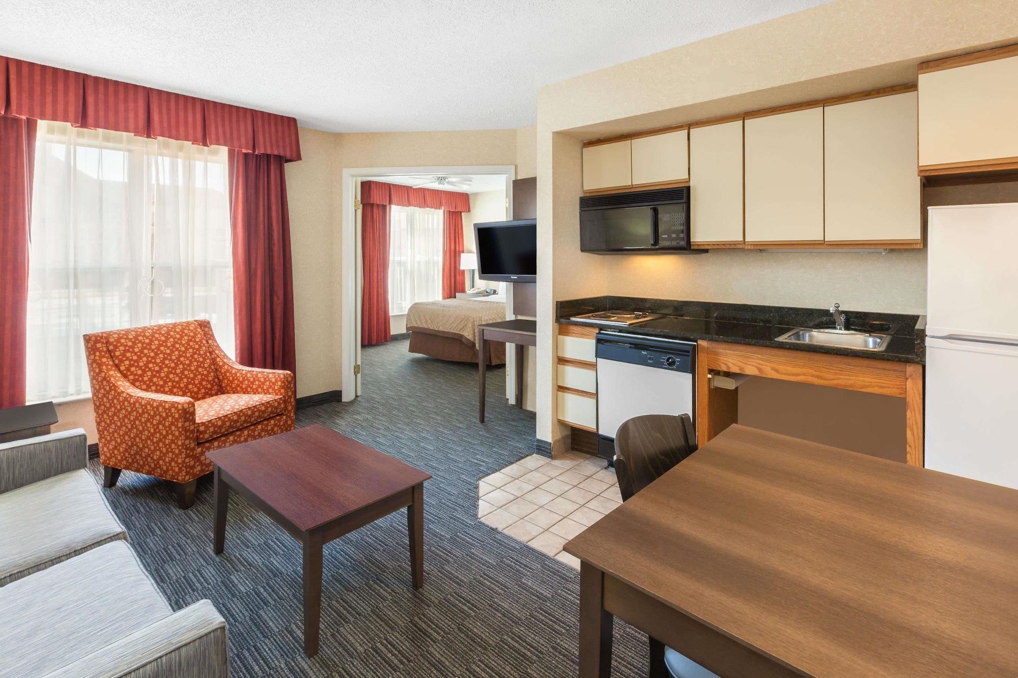 Affordable Suites Of America Detroit-วอร์เรน ภายนอก รูปภาพ