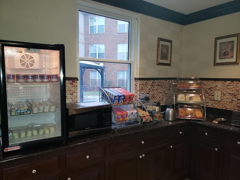 Affordable Suites Of America Detroit-วอร์เรน ภายนอก รูปภาพ