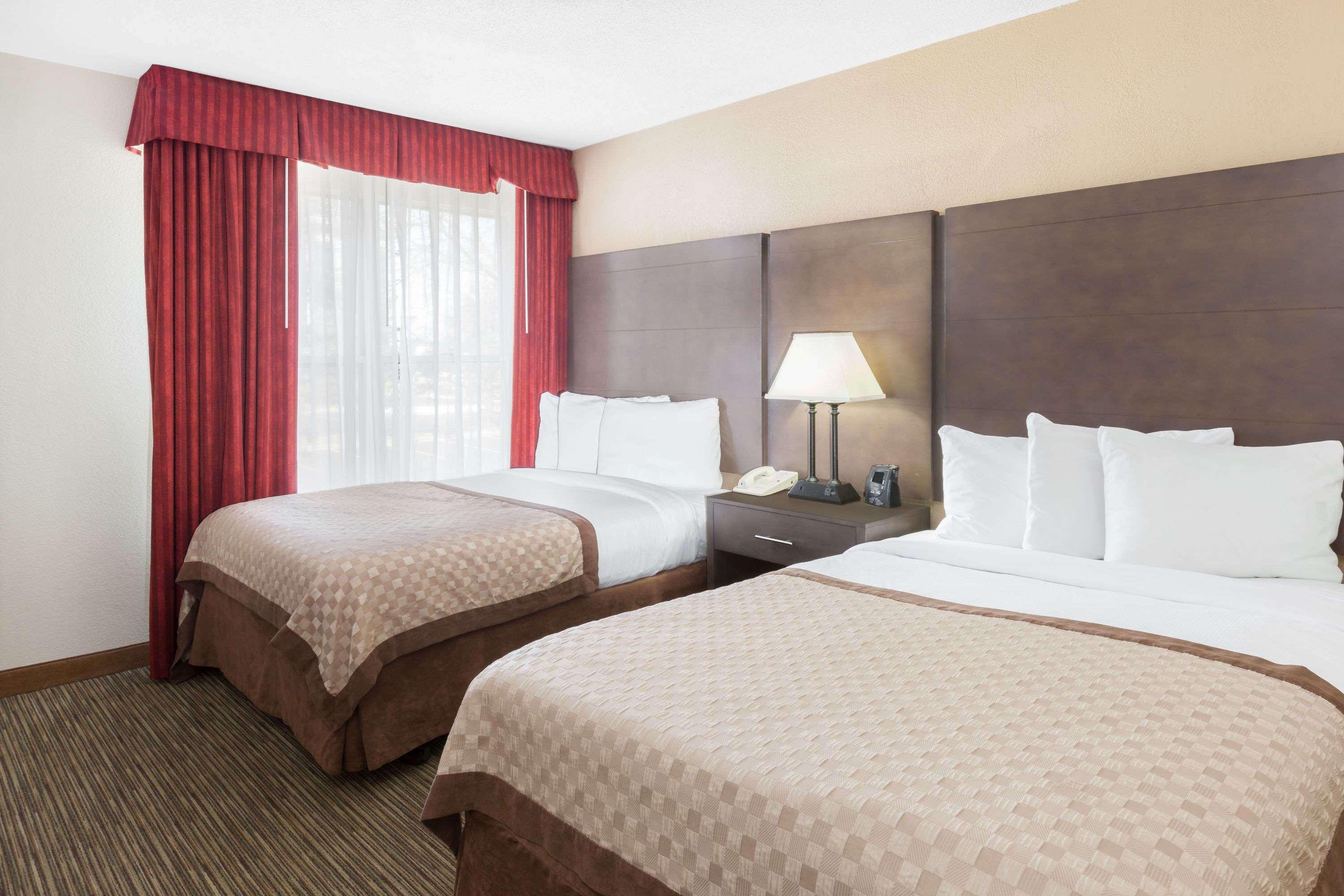 Affordable Suites Of America Detroit-วอร์เรน ภายนอก รูปภาพ