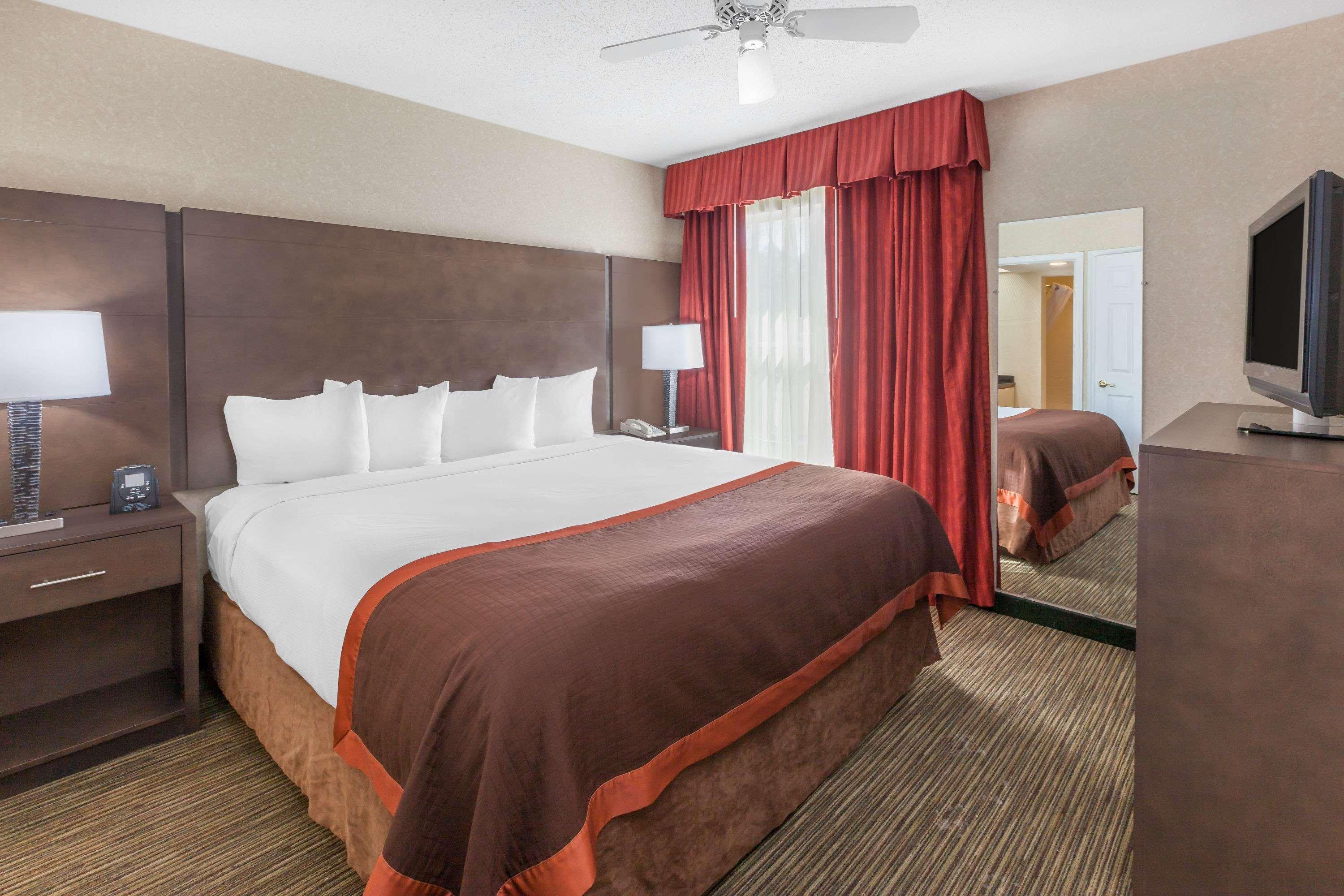 Affordable Suites Of America Detroit-วอร์เรน ภายนอก รูปภาพ